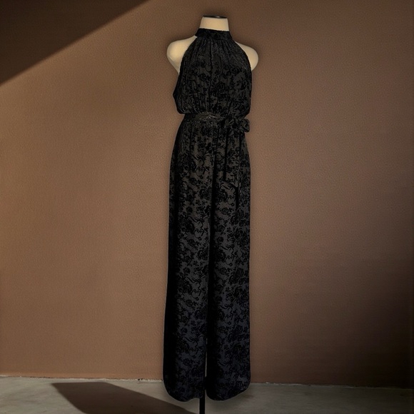 NWT Alice + Olivia Thelma Romance Black Halterneck Velvet Floral Jumpsuit - Picture 1 of 5